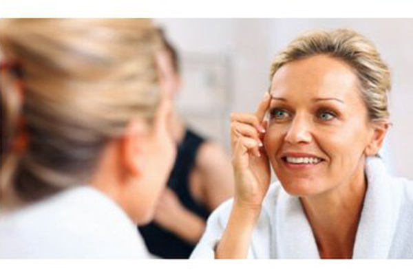 更年期與絕經(jīng)是同步的嗎 更年期該怎么調(diào)理 更年期與絕經(jīng)是同步的嗎 更年期該怎么調(diào)理