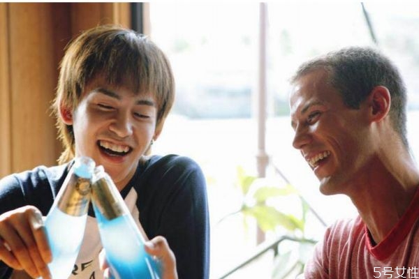 什么樣的人酒量大呢 酒量大的人有什么特征呢 什么樣的人酒量大呢 酒量大的人有什么特征呢