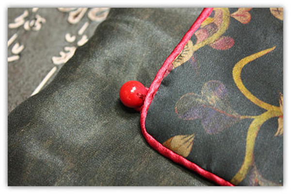 真絲香云紗是什么面料 真絲香云紗如何鑒別 真絲香云紗是什么面料 真絲香云紗如何鑒別