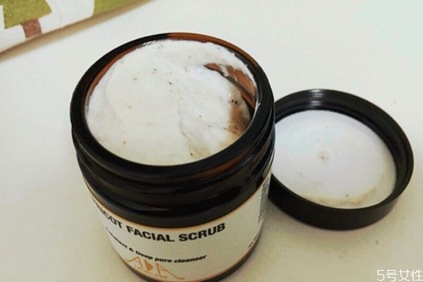 磨砂膏屬于液體嗎 磨砂膏的主要成分是什么 磨砂膏屬于液體嗎 磨砂膏的主要成分是什么