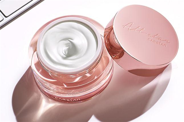 卡姿蘭素顏霜晚上可以用嗎 卡姿蘭素顏霜可以當(dāng)面霜用嗎 卡姿蘭素顏霜晚上可以用嗎 卡姿蘭素顏霜可以當(dāng)面霜用嗎