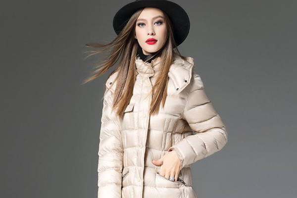加厚羽絨服的選購(gòu)技巧 羽絨服越柔軟越好嗎 加厚羽絨服的選購(gòu)技巧 羽絨服越柔軟越好嗎