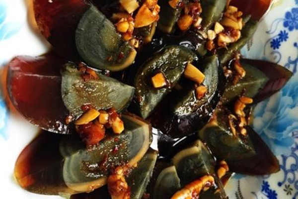 吃皮蛋中毒的原因 怎么挑選好的皮蛋 吃皮蛋中毒的原因 怎么挑選好的皮蛋