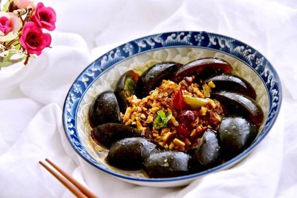 吃皮蛋中毒的原因 怎么挑選好的皮蛋 吃皮蛋中毒的原因 怎么挑選好的皮蛋