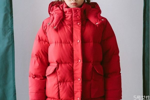 軍大衣和羽絨服哪個暖和 軍大衣和羽絨服哪個抗寒 軍大衣和羽絨服哪個暖和 軍大衣和羽絨服哪個抗寒