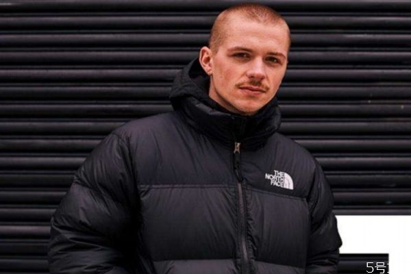 羽絨服要洗過(guò)才穿嗎 羽絨服沒(méi)怎么穿要洗么 羽絨服要洗過(guò)才穿嗎 羽絨服沒(méi)怎么穿要洗么