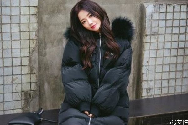 羽絨服充絨量應(yīng)該多少克最保暖 羽絨服充絨量多少合適 羽絨服充絨量應(yīng)該多少克最保暖 羽絨服充絨量多少合適