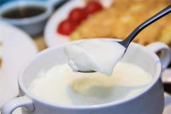 減肥期間可以吃雙皮奶嗎 雙皮奶的熱量是多少 減肥期間可以吃雙皮奶嗎 雙皮奶的熱量是多少