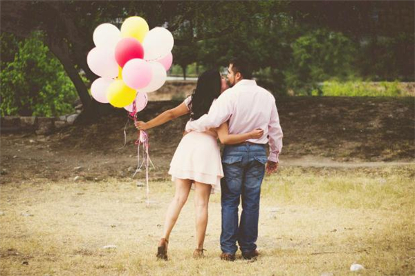 愛一個(gè)人需要理由嗎 愛一個(gè)人需要回報(bào)嗎 愛一個(gè)人需要理由嗎 愛一個(gè)人需要回報(bào)嗎