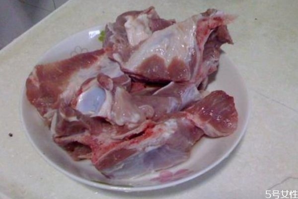 豬骨有什么營養(yǎng)價值呢 吃豬骨有什么好處呢 豬骨有什么營養(yǎng)價值呢 吃豬骨有什么好處呢