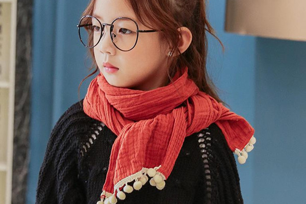 給寶寶挑圍巾要考慮什么 給寶寶挑圍巾要注意什么 給寶寶挑圍巾要考慮什么 給寶寶挑圍巾要注意什么