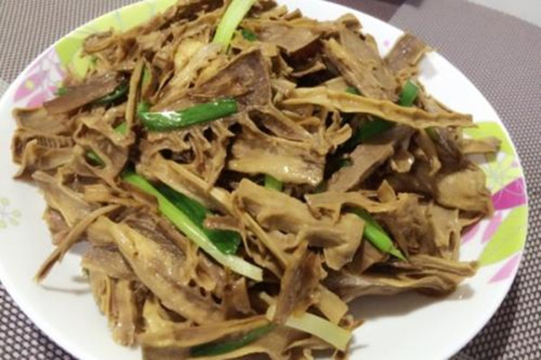 曬干的筍干長蟲怎么辦 筍干泡后發(fā)白正常嗎 曬干的筍干長蟲怎么辦 筍干泡后發(fā)白正常嗎