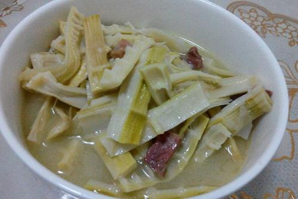 曬干的筍干長蟲怎么辦 筍干泡后發(fā)白正常嗎 曬干的筍干長蟲怎么辦 筍干泡后發(fā)白正常嗎