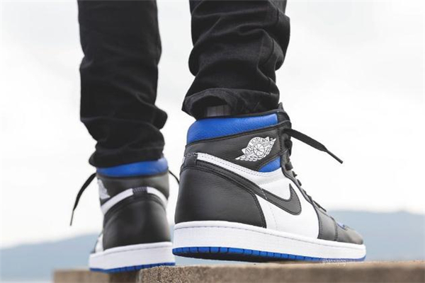 aj1黑藍腳趾配什么襪子 aj1黑藍腳趾搭配什么顏色襪子 aj1黑藍腳趾配什么襪子 aj1黑藍腳趾搭配什么顏色襪子