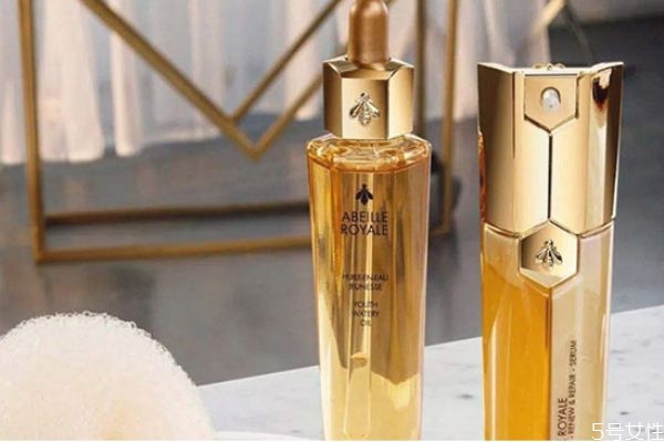 嬌蘭復(fù)原蜜的使用順序 嬌蘭復(fù)原蜜適合年齡 嬌蘭復(fù)原蜜的使用順序 嬌蘭復(fù)原蜜適合年齡