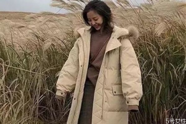 羽絨服和派克服哪個(gè)暖和 羽絨服和皮草哪個(gè)保暖 羽絨服和派克服哪個(gè)暖和 羽絨服和皮草哪個(gè)保暖