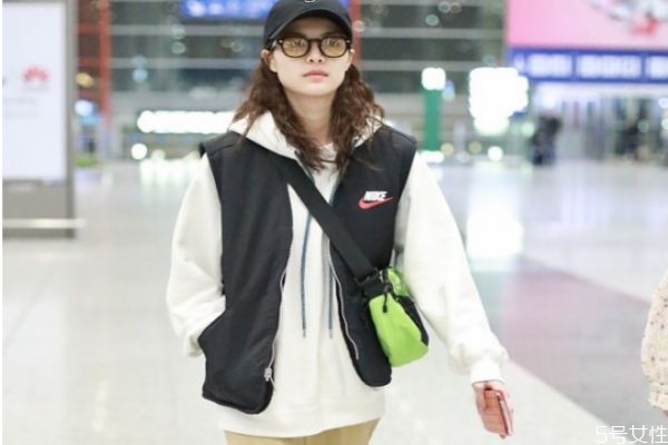 羽絨馬甲胳膊不冷嗎 冬天馬甲搭配 羽絨馬甲胳膊不冷嗎 冬天馬甲搭配