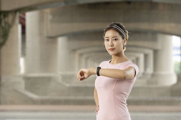 運(yùn)動后熱敷可以放松嗎 運(yùn)動后怎么按摩肌肉放松 運(yùn)動后熱敷可以放松嗎 運(yùn)動后怎么按摩肌肉放松