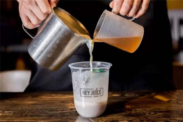 奶綠和奶茶哪個(gè)熱量高 奶茶好喝還是奶綠好喝