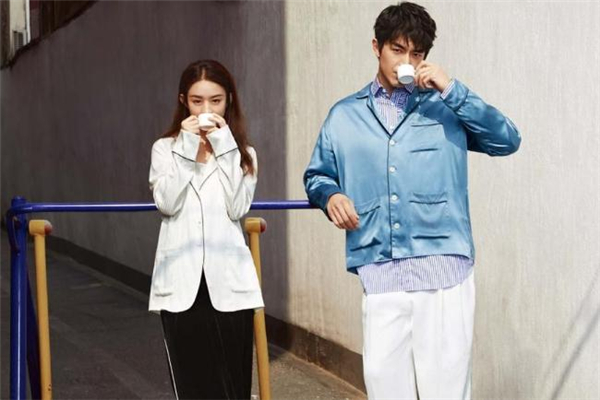 結(jié)婚該不該需要物質(zhì)基礎(chǔ) 沒有物質(zhì)基礎(chǔ)能結(jié)婚嗎 結(jié)婚該不該需要物質(zhì)基礎(chǔ) 沒有物質(zhì)基礎(chǔ)能結(jié)婚嗎