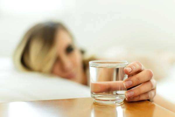 冬季總是想喝水怎么辦 冬季總是想喝水的原因 冬季總是想喝水怎么辦 冬季總是想喝水的原因