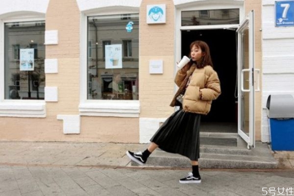 棉服怎么穿搭 棉服下面怎么搭配 棉服怎么穿搭 棉服下面怎么搭配