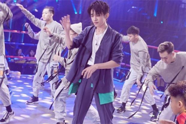 跳街舞的男生穿什么好看 街舞風(fēng)男生穿搭圖片 跳街舞的男生穿什么好看 街舞風(fēng)男生穿搭圖片