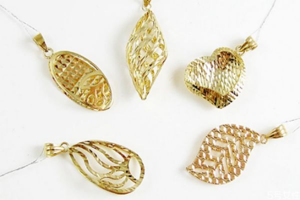 黃金鉑金k金哪個(gè)貴 黃金鉑金k金的區(qū)別 黃金鉑金k金哪個(gè)貴 黃金鉑金k金的區(qū)別