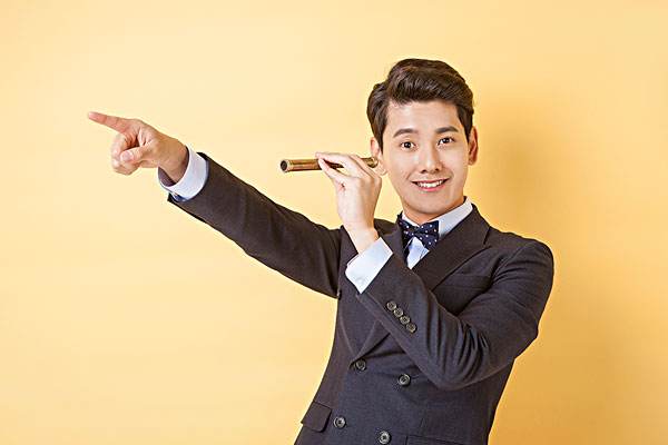 哪種領(lǐng)結(jié)好看 領(lǐng)結(jié)怎么搭配好看 哪種領(lǐng)結(jié)好看 領(lǐng)結(jié)怎么搭配好看