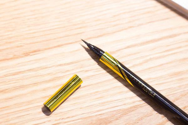 眼線液有哪些優(yōu)缺點 眼線液筆和眼線膠筆哪個好 眼線液有哪些優(yōu)缺點 眼線液筆和眼線膠筆哪個好