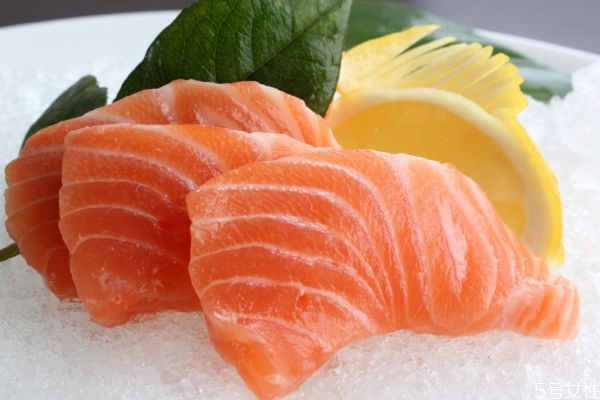 三文魚(yú)應(yīng)該怎么挑選 三文魚(yú)有刺嗎