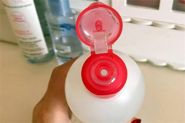 璦微丹卸妝水適合油皮嗎 璦微丹卸妝水能卸眼唇嗎 璦微丹卸妝水適合油皮嗎 璦微丹卸妝水能卸眼唇嗎