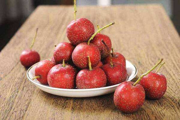 山楂變色了還能吃嗎 山楂切開(kāi)后怎么能不氧化 山楂變色了還能吃嗎 山楂切開(kāi)后怎么能不氧化