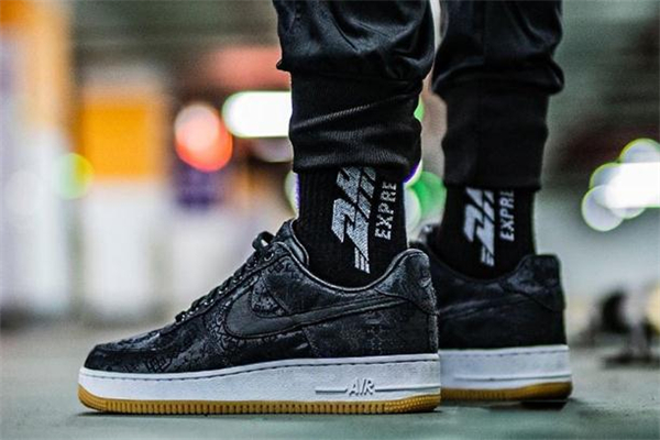 clot聯(lián)名af1黑色絲綢真假對比 clot空軍一號黑色絲綢真假 clot聯(lián)名af1黑色絲綢真假對比 clot空軍一號黑色絲綢真假