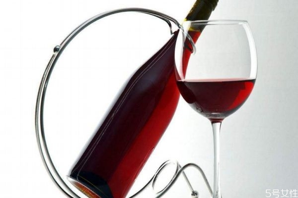喝紅酒的好處有什么 紅酒應(yīng)該怎么鑒別好壞呢 喝紅酒的好處有什么 紅酒應(yīng)該怎么鑒別好壞呢