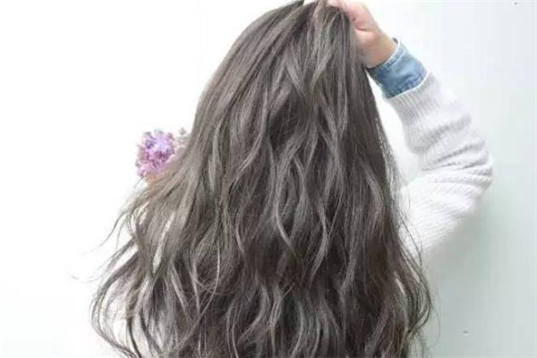 橄欖棕是什么顏色 橄欖棕發(fā)色要漂嗎 橄欖棕是什么顏色 橄欖棕發(fā)色要漂嗎