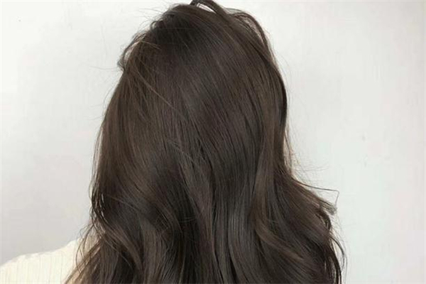 橄欖棕是什么顏色 橄欖棕發(fā)色要漂嗎 橄欖棕是什么顏色 橄欖棕發(fā)色要漂嗎