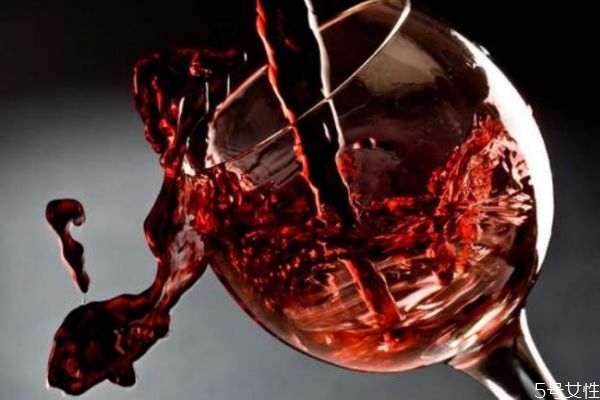 紅酒的酒精度數(shù)高嗎 喝紅酒要注意什么呢 紅酒的酒精度數(shù)高嗎 喝紅酒要注意什么呢