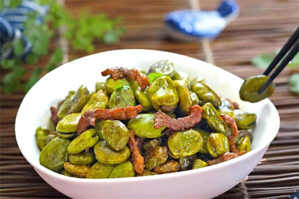 蠶豆沒煮熟可以吃嗎 蠶豆沒煮熟會(huì)中毒嗎 蠶豆沒煮熟可以吃嗎 蠶豆沒煮熟會(huì)中毒嗎