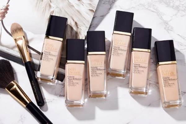 雅詩蘭黛沁水粉底液色號(hào)挑選 為什么雅詩蘭黛沁水粉底液好用