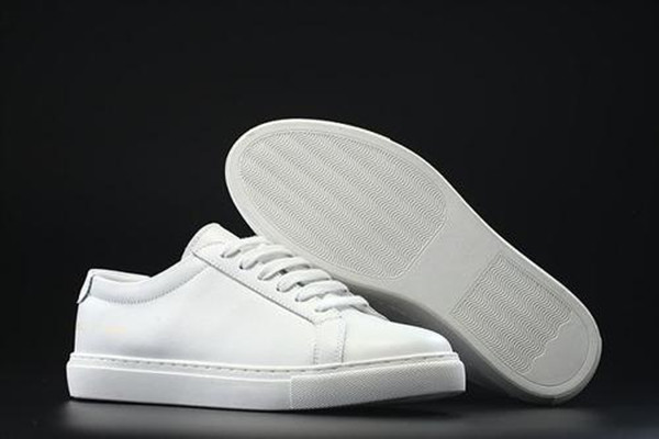 小白鞋有哪些款式 小白鞋是運(yùn)動鞋嗎