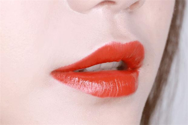 爛番茄色口紅適合什么膚色 爛番茄色口紅適合黃皮嗎 爛番茄色口紅適合什么膚色 爛番茄色口紅適合黃皮嗎