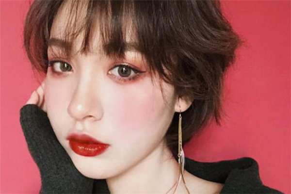 爛番茄色口紅適合什么膚色 爛番茄色口紅適合黃皮嗎 爛番茄色口紅適合什么膚色 爛番茄色口紅適合黃皮嗎