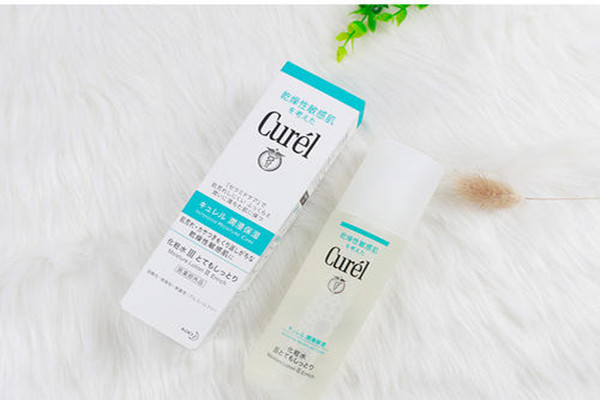 珂潤水乳用起來油膩嗎 珂潤面霜適合所有的敏感肌嗎 珂潤水乳用起來油膩嗎 珂潤面霜適合所有的敏感肌嗎