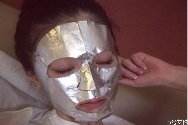 雅詩(shī)蘭黛鋼鐵俠面膜男士可以用嗎 雅詩(shī)蘭黛鋼鐵俠面膜要清洗嗎