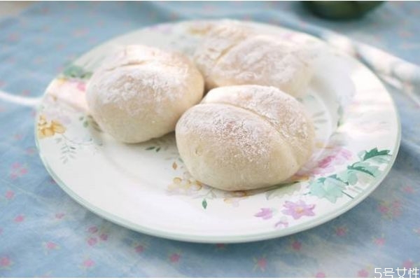 白面包是什么面包 白面包的熱量高嗎 白面包是什么面包 白面包的熱量高嗎