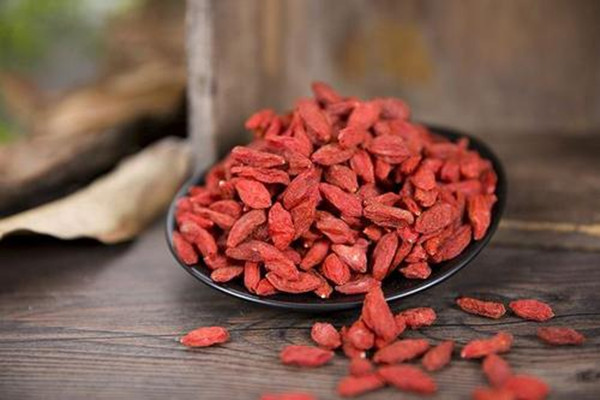 枸杞吃多了會怎樣 枸杞補血效果好嗎 枸杞吃多了會怎樣 枸杞補血效果好嗎