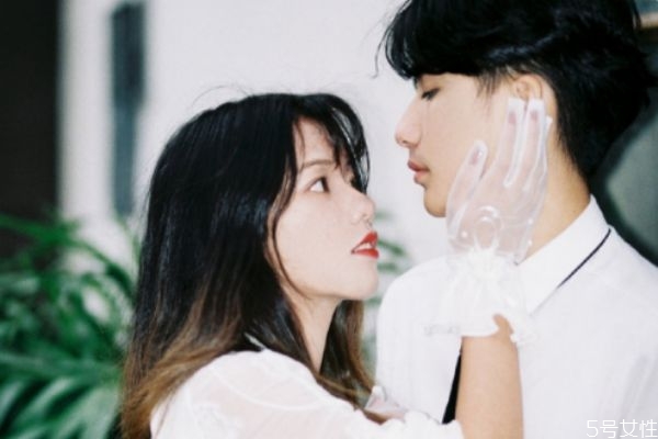 怎樣談戀愛讓對方喜歡自己 怎樣談戀愛技巧女生 怎樣談戀愛讓對方喜歡自己 怎樣談戀愛技巧女生