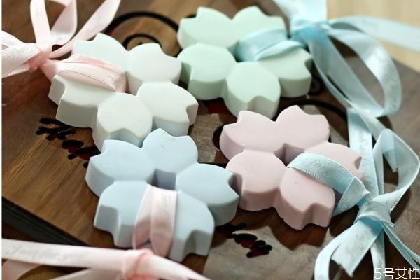 擴(kuò)香石是什么石 擴(kuò)香石可以滴香水嗎 擴(kuò)香石是什么石 擴(kuò)香石可以滴香水嗎