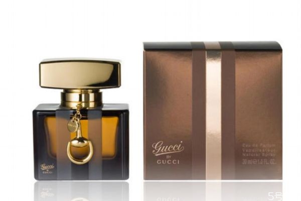 女士用什么香水好 聞了會(huì)上癮的香水有哪些 女士用什么香水好 聞了會(huì)上癮的香水有哪些